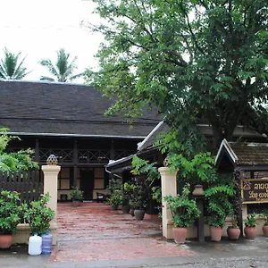 2* Inn Lao Wooden House